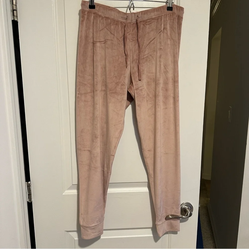 Juicy Couture Sleepwear Velour Rhinestone Long Sleeve and Pants Set in Pink